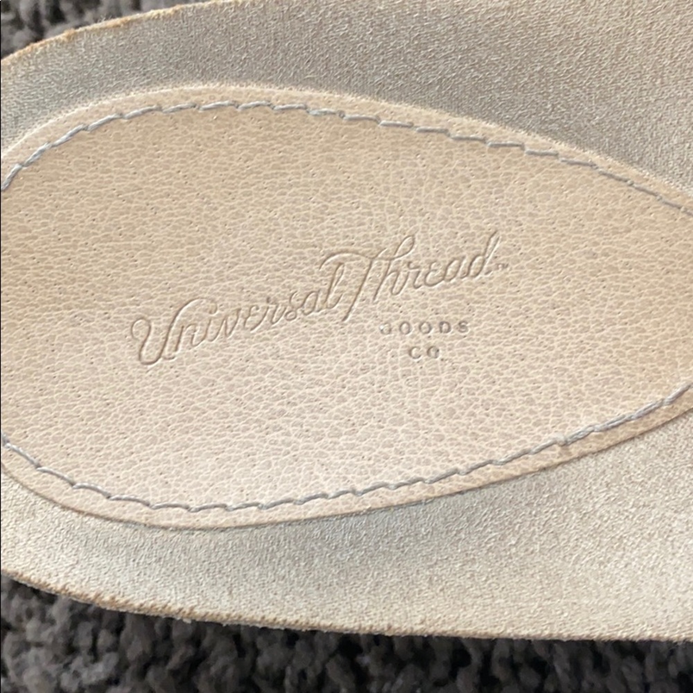 Universal Thread Sandals - Picture 2 of 4